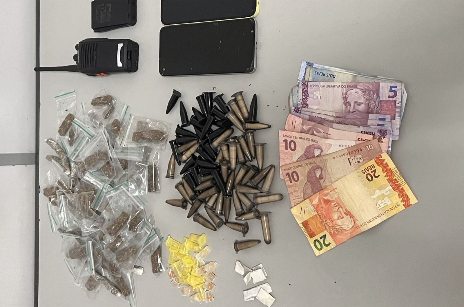 Guarda Municipal de Cariacica apreende drogas em ação conjunta com a Polícia Militar em São Benedito