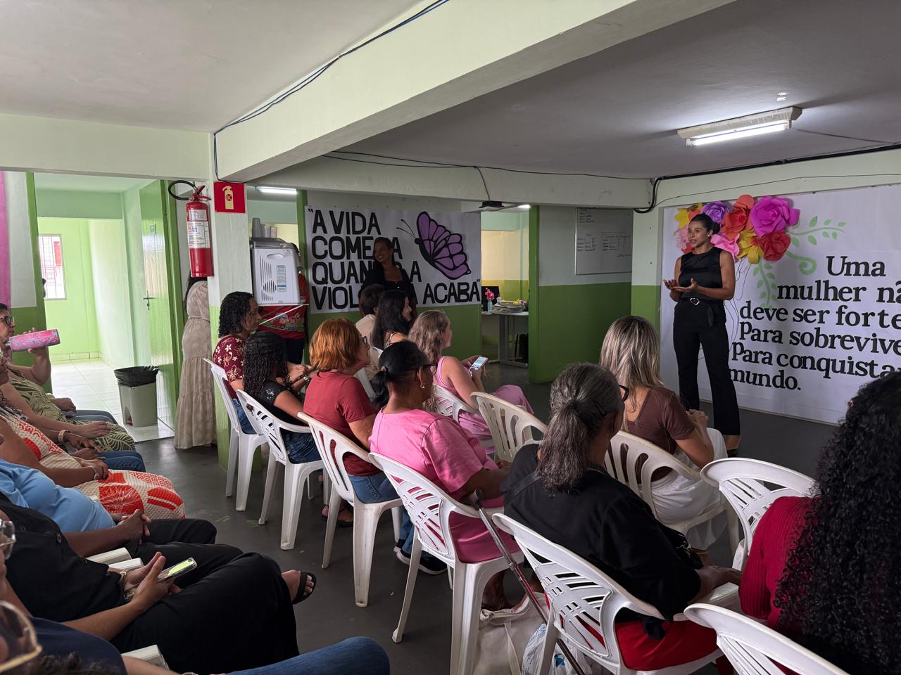 Palestra, autocuidado e dinâmicas marcam celebração ao mês da mulher no Creas de Campo Grande