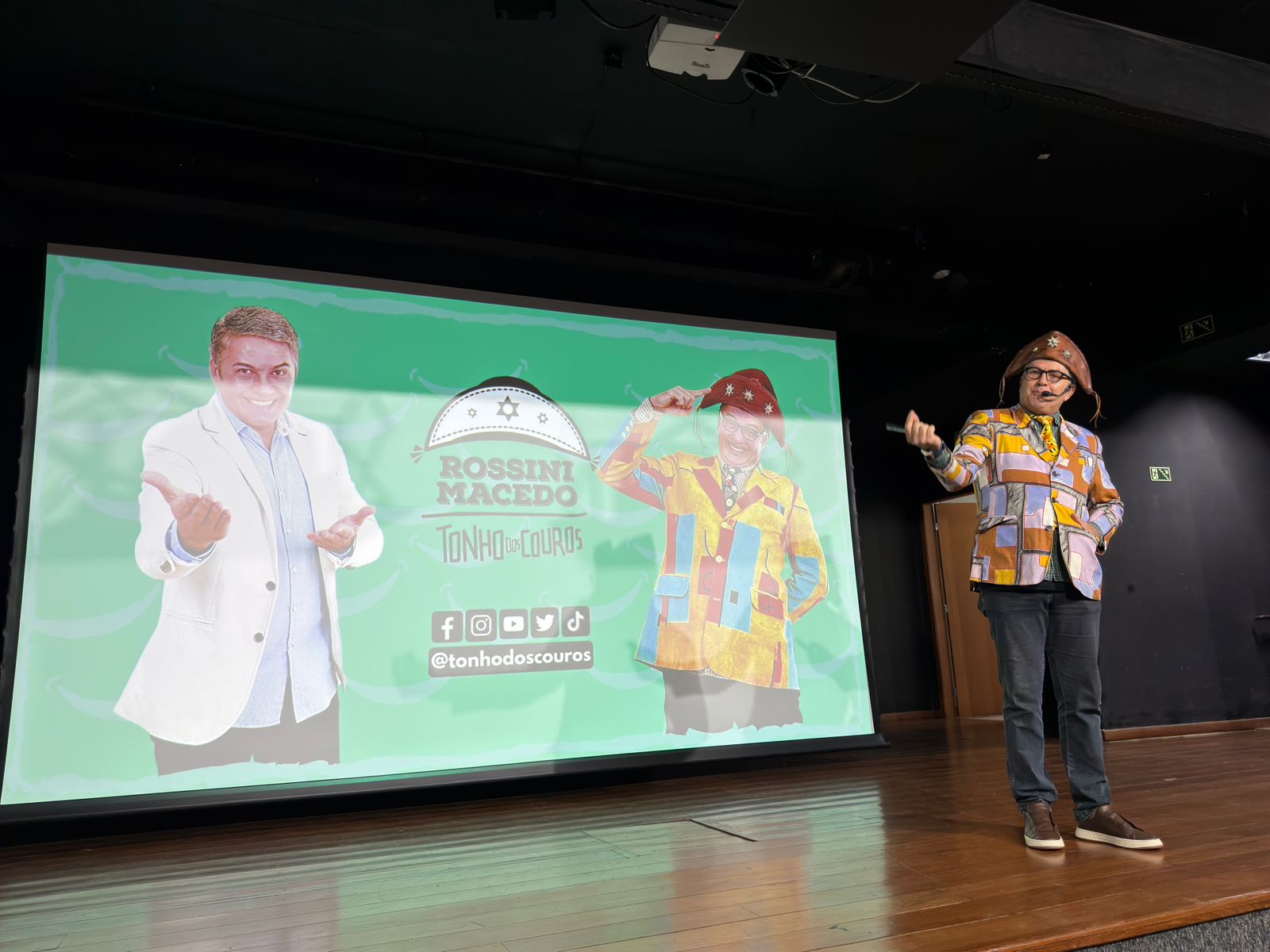 Humor e conhecimento marcam noite de inspiração para empreendedores em Cariacica