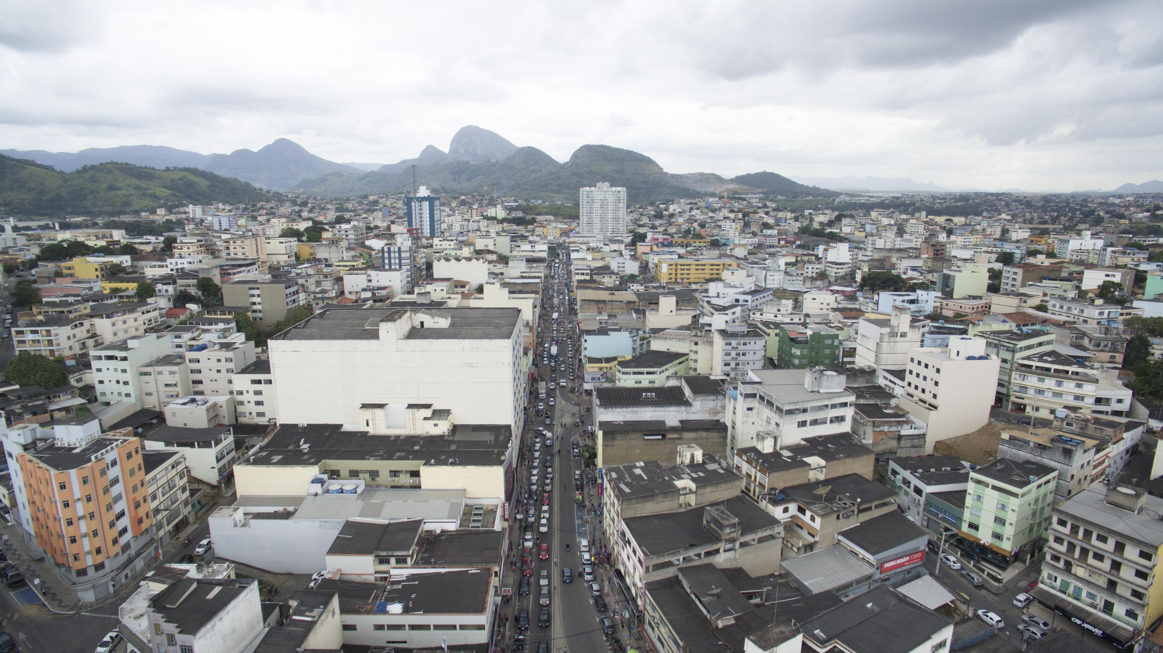 Trecho de estacionamento da Expedito Garcia será interditado para manutenção neste domingo (26)
