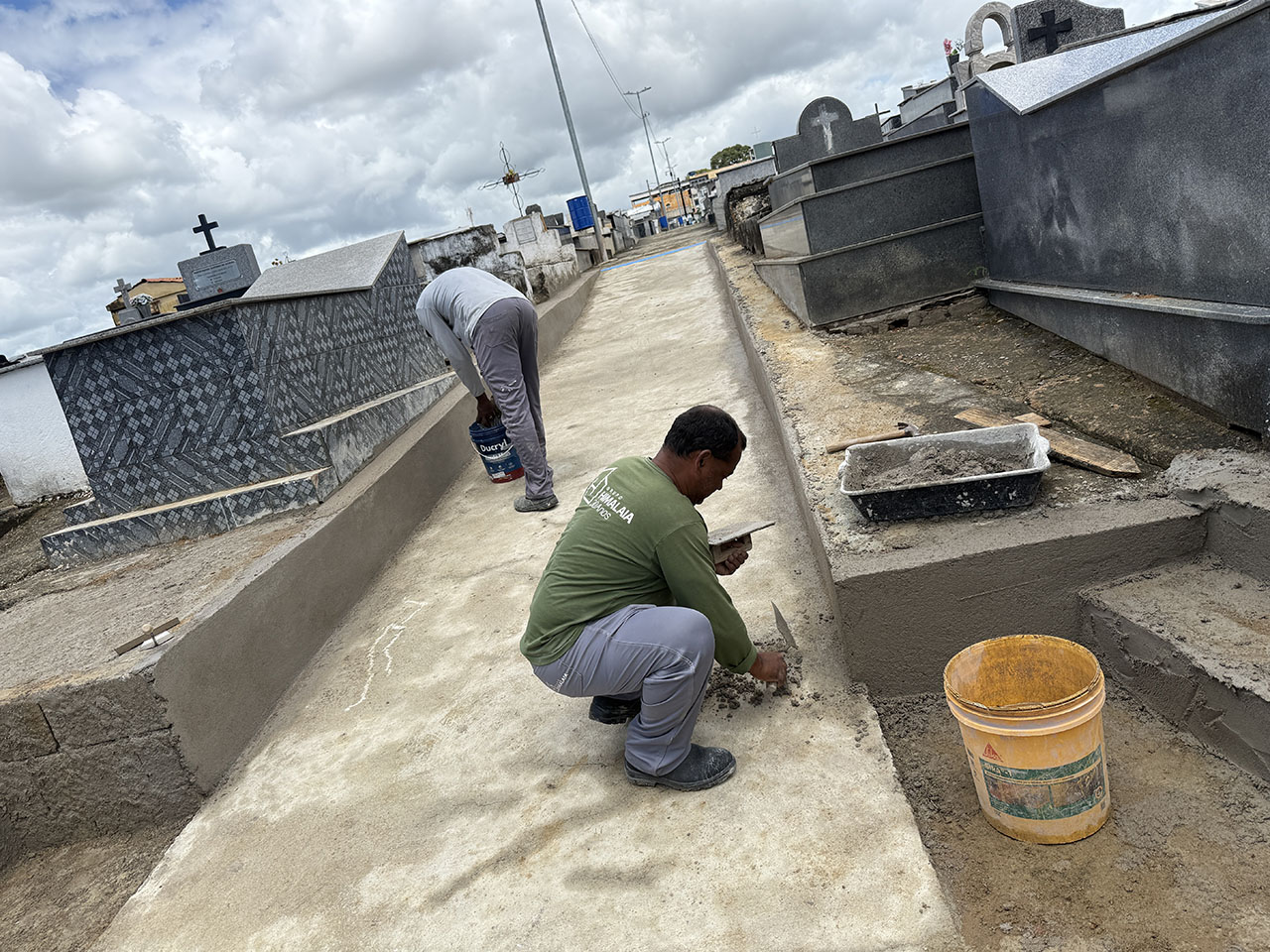 Cemitérios de Cariacica devem receber cerca de 18 mil visitantes até o Dia de Finados