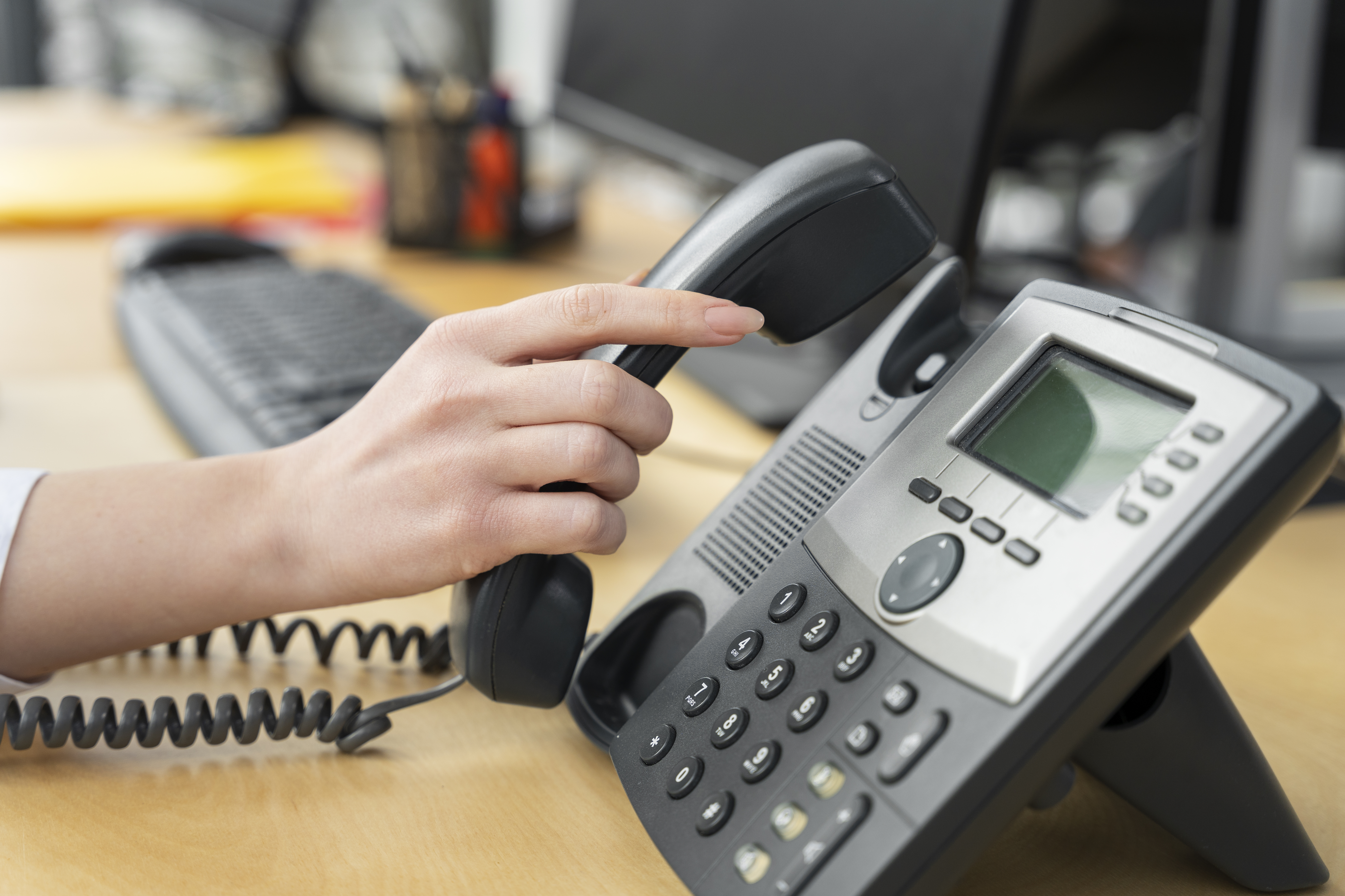 Prefeitura divulga telefones alternativos para atendimento ao público