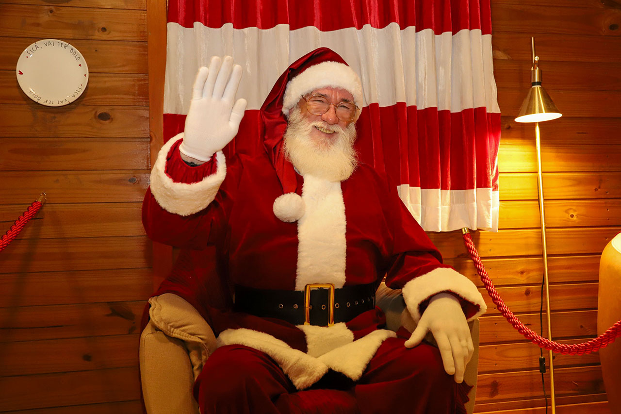 Natal & Luz: Complexo Esportivo Hugo Viola recebe Papai Noel nesta quarta (19)