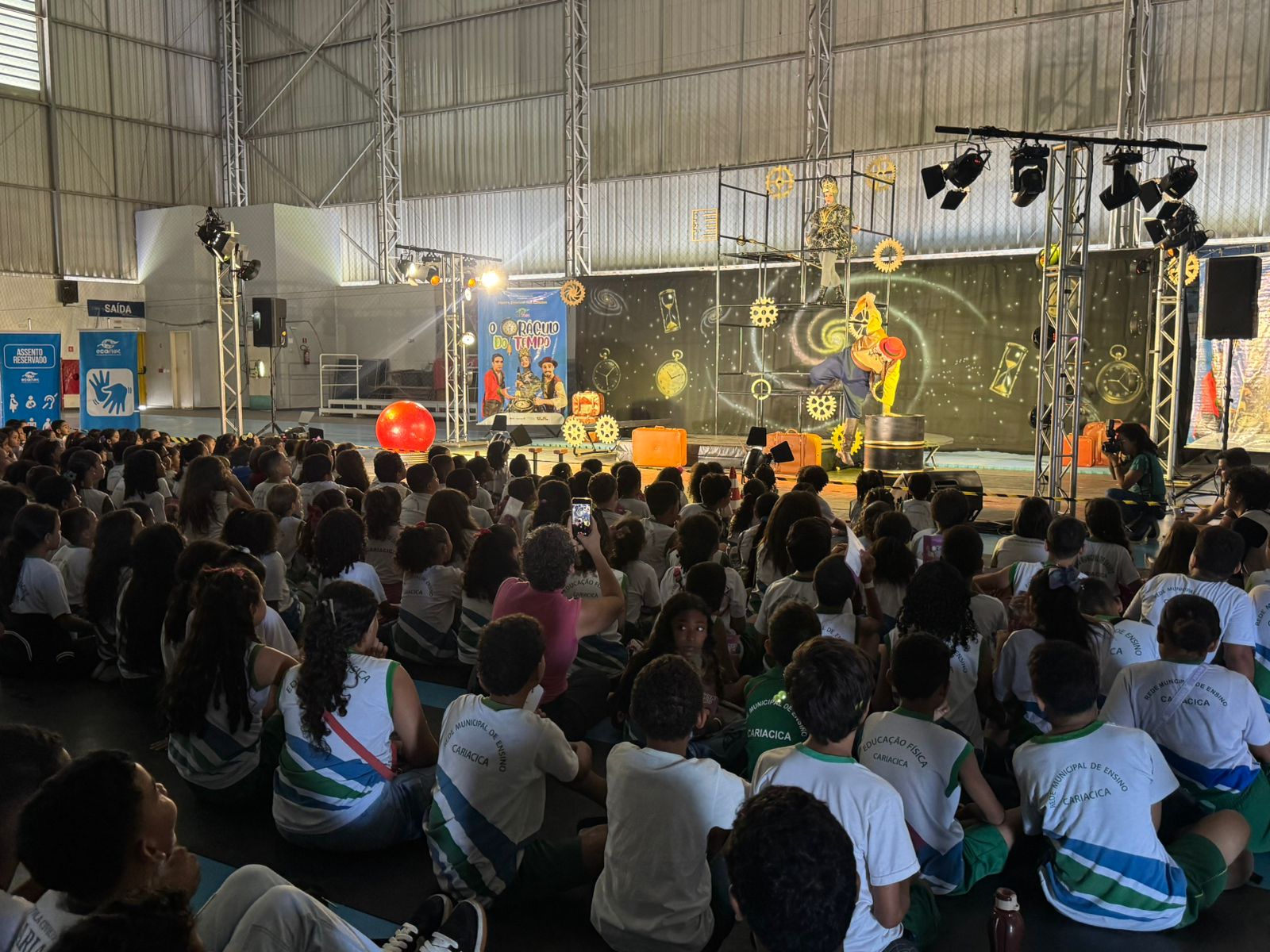 Culminância do Projeto Ecoviver emociona estudantes com espetáculo no Parque O Cravo e a Rosa