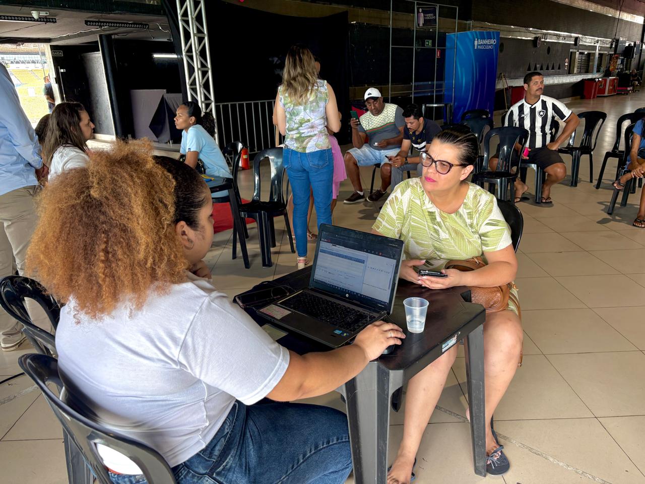 Feirão Limpa Nome atrai moradores em busca de renegociação de dívidas