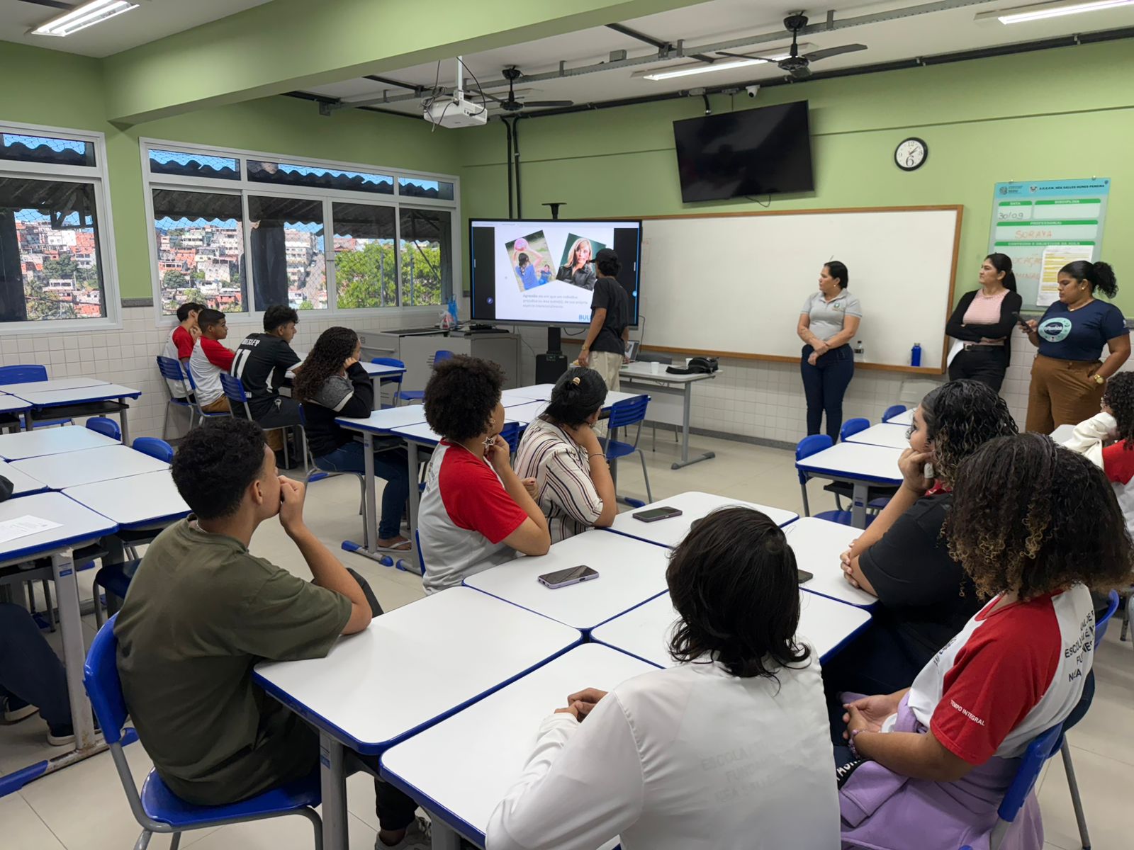 Equipe da Gerência da Juventude promove conscientização contra o bullying no ambiente escolar