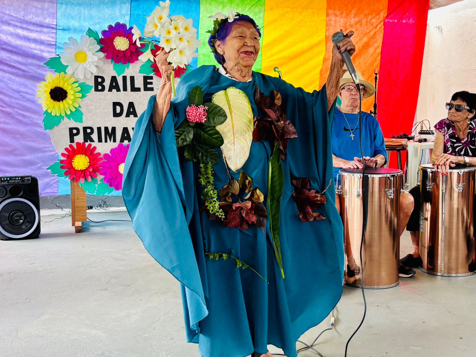 Com flores e cores, Baile de Primavera anima CCPI de Jardim América