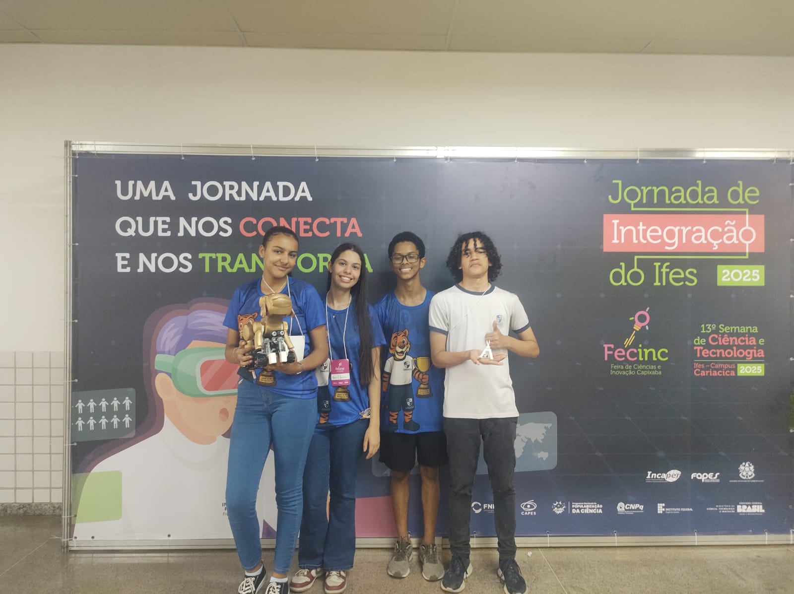 Escola se destaca em Feira de Ciências e Inovação Capixaba com projeto de cão-guia robô