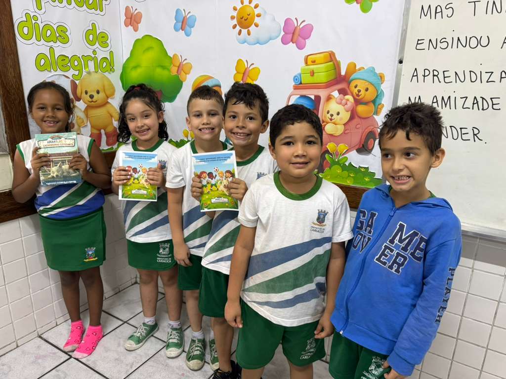 Cachorrinho estudante conquista corações e inspira livro em escola de Santa Cecília