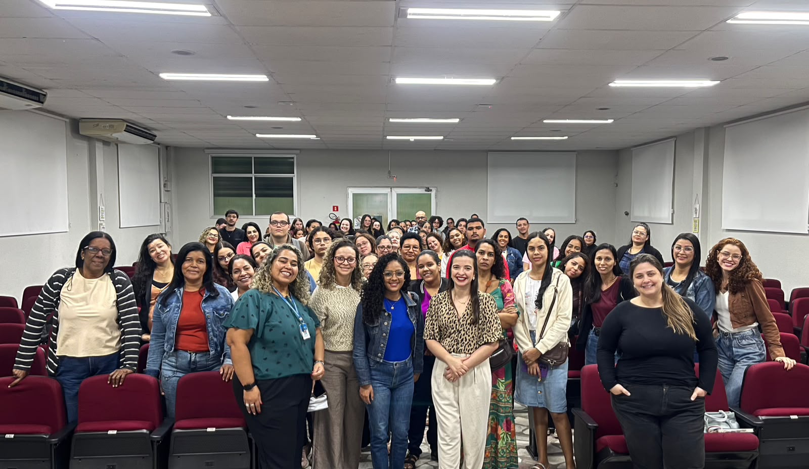 Estagiários da Educação Especial participam de formação sobre inclusão e manejo de crises em Cariacica