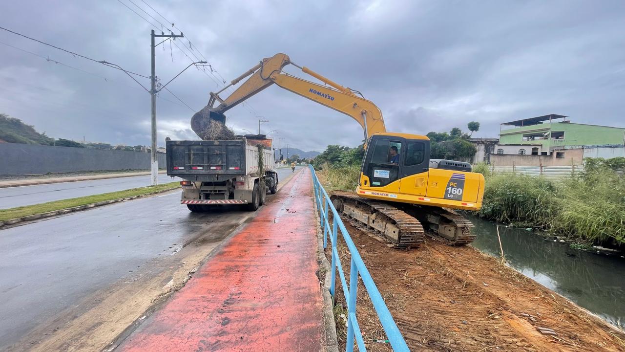 Pós-feriado de trabalho e ações de limpeza em várias regiões da cidade nesta sexta-feira